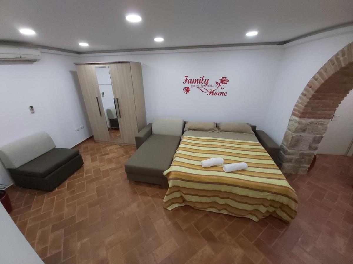 Studio Apartman Marko ポレッチ エクステリア 写真